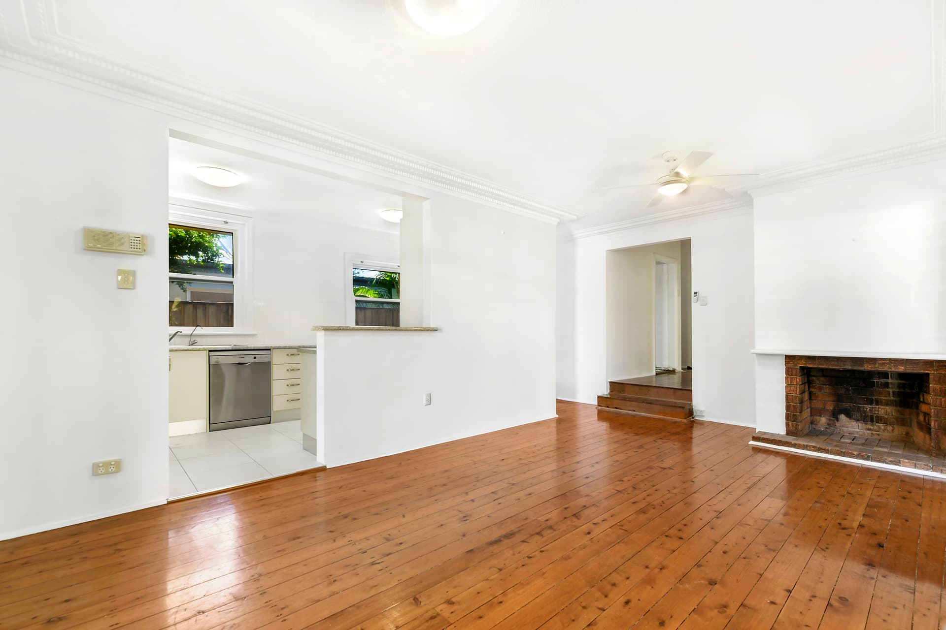21 Seabeach Avenue, Mermaid Beach, QLD, 4218, Mermaid Beach - Thumbnail 8