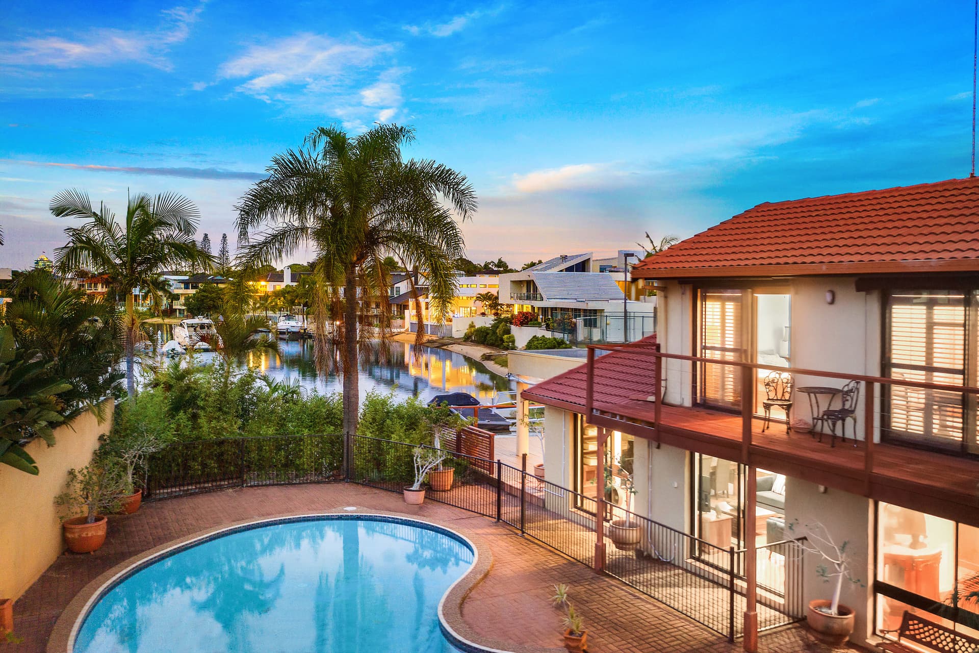 404 Error, Surfers Paradise - Image 1