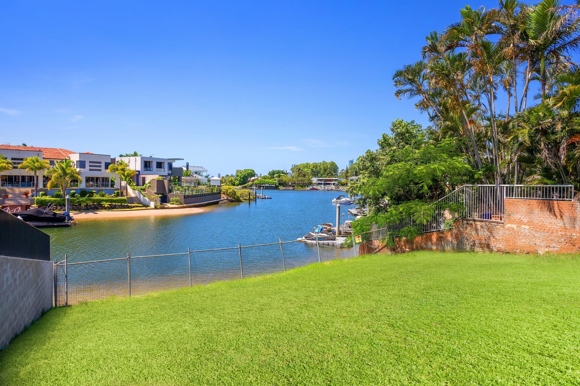14 Freyburg Street, Sorrento, QLD, 4217, Sorrento - Thumbnail 5