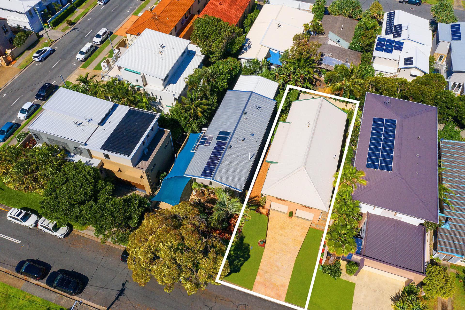 9 Petrel Avenue, Mermaid Beach, QLD, 4218, Mermaid Beach - Thumbnail 2
