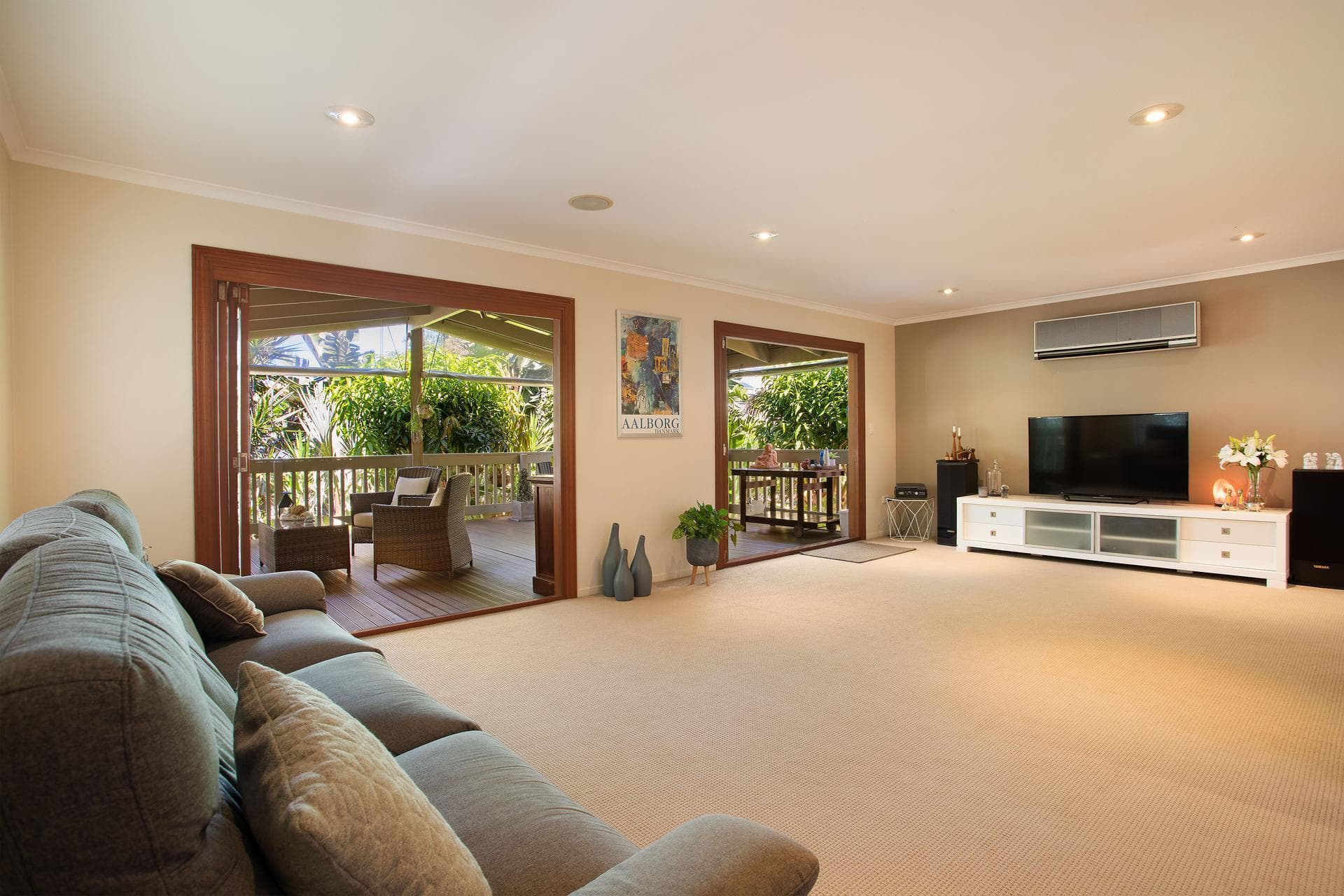 11 Petrel Avenue, Mermaid Beach, QLD, 4218, Mermaid Beach - Thumbnail 7