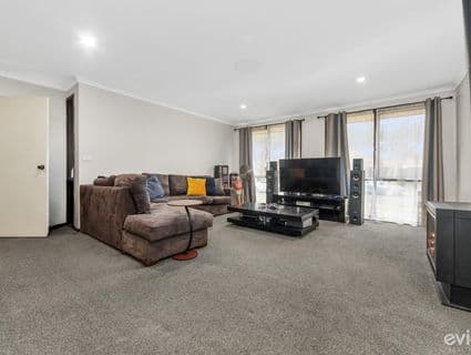 6 Taketa Crescent, Frankston, VIC, 3199, Frankston - Thumbnail 2