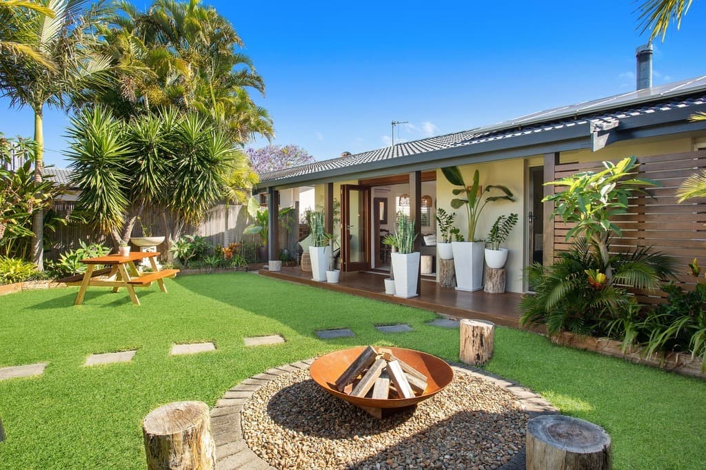 27 Boongala Road, Broadbeach Waters, QLD, 4218, Broadbeach Waters - Thumbnail 2