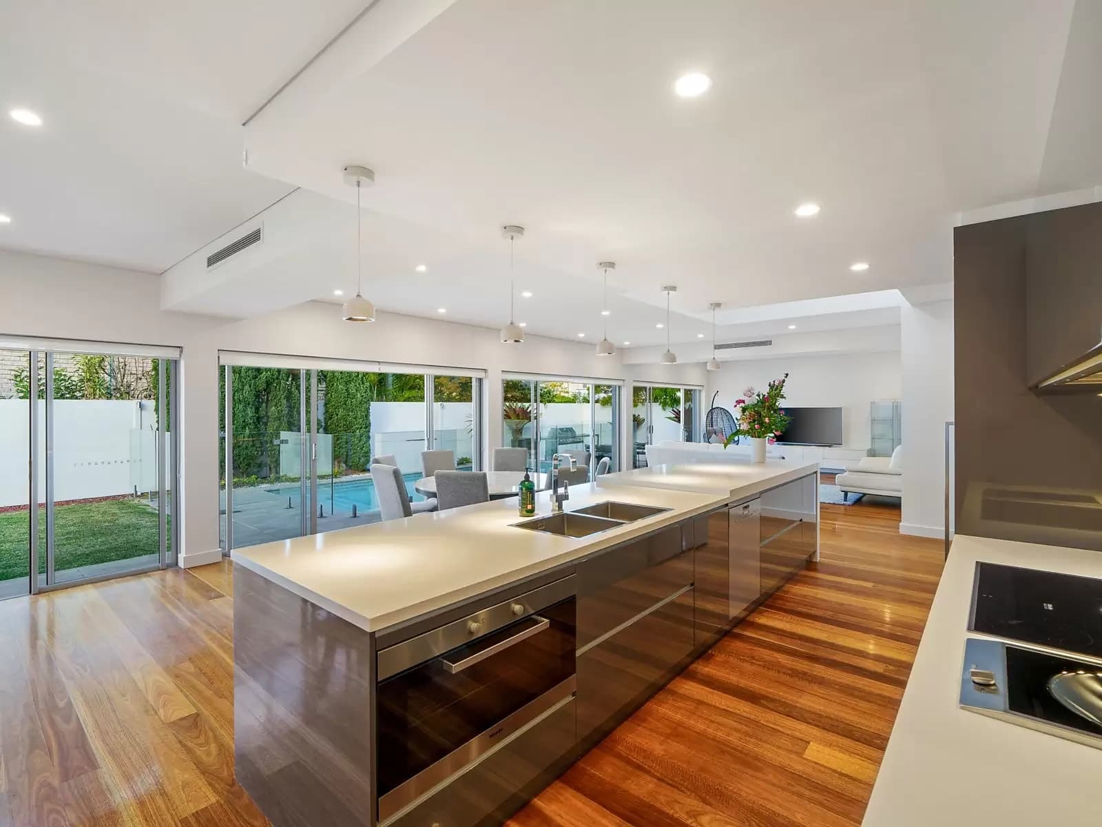1 Tuross Avenue, Sylvania Waters, Sylvania Waters - Thumbnail 6