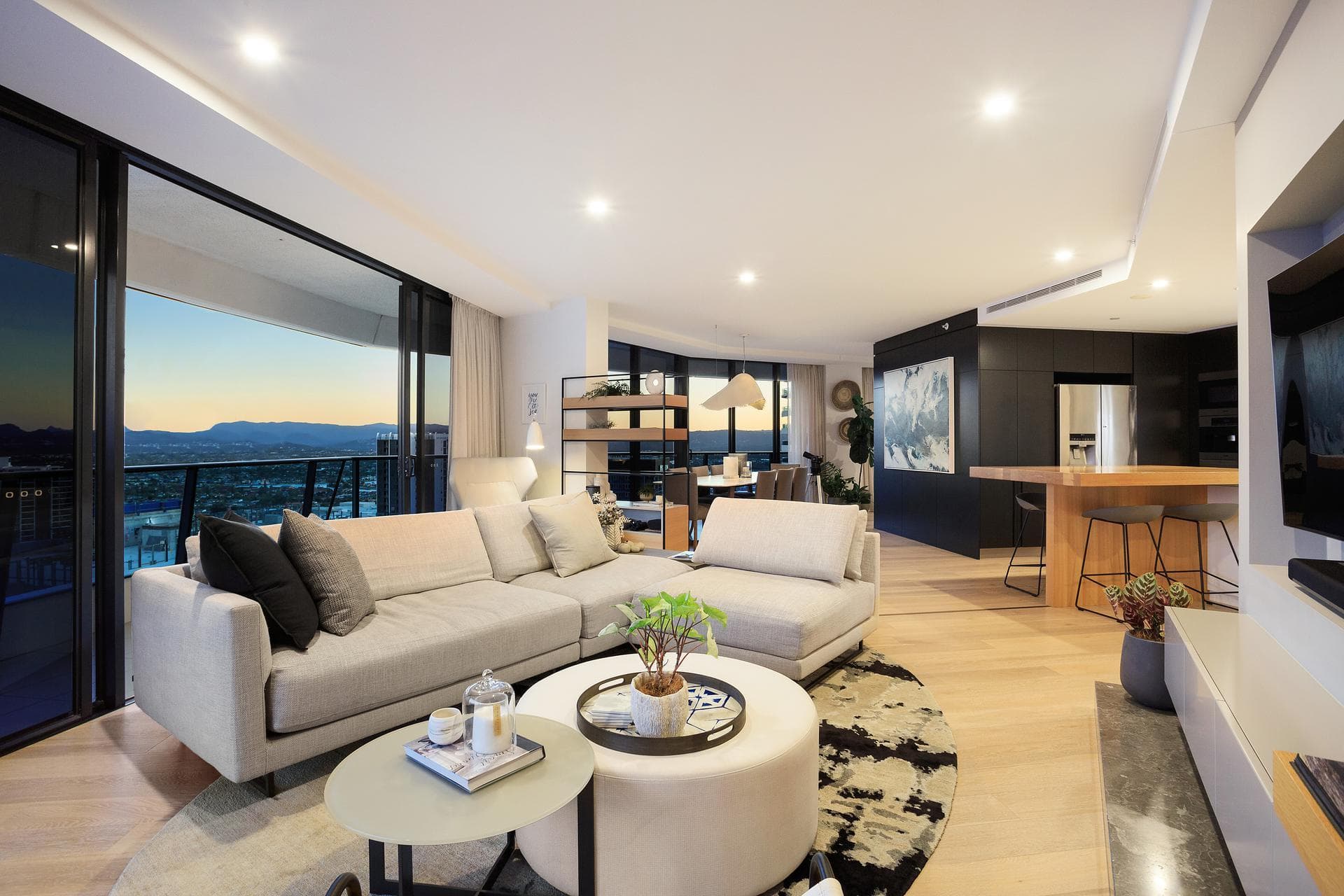 3405/1 Oracle Boulevard, Broadbeach, QLD, 4218, Broadbeach - Thumbnail 3