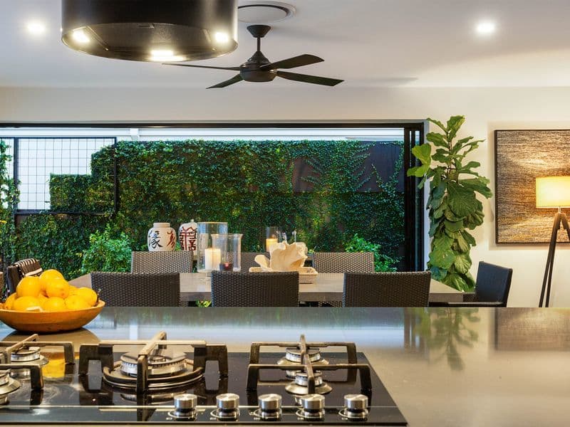 26 Gibraltar Drive, Isle Of Capri, QLD, 4217, Isle Of Capri - Thumbnail 4