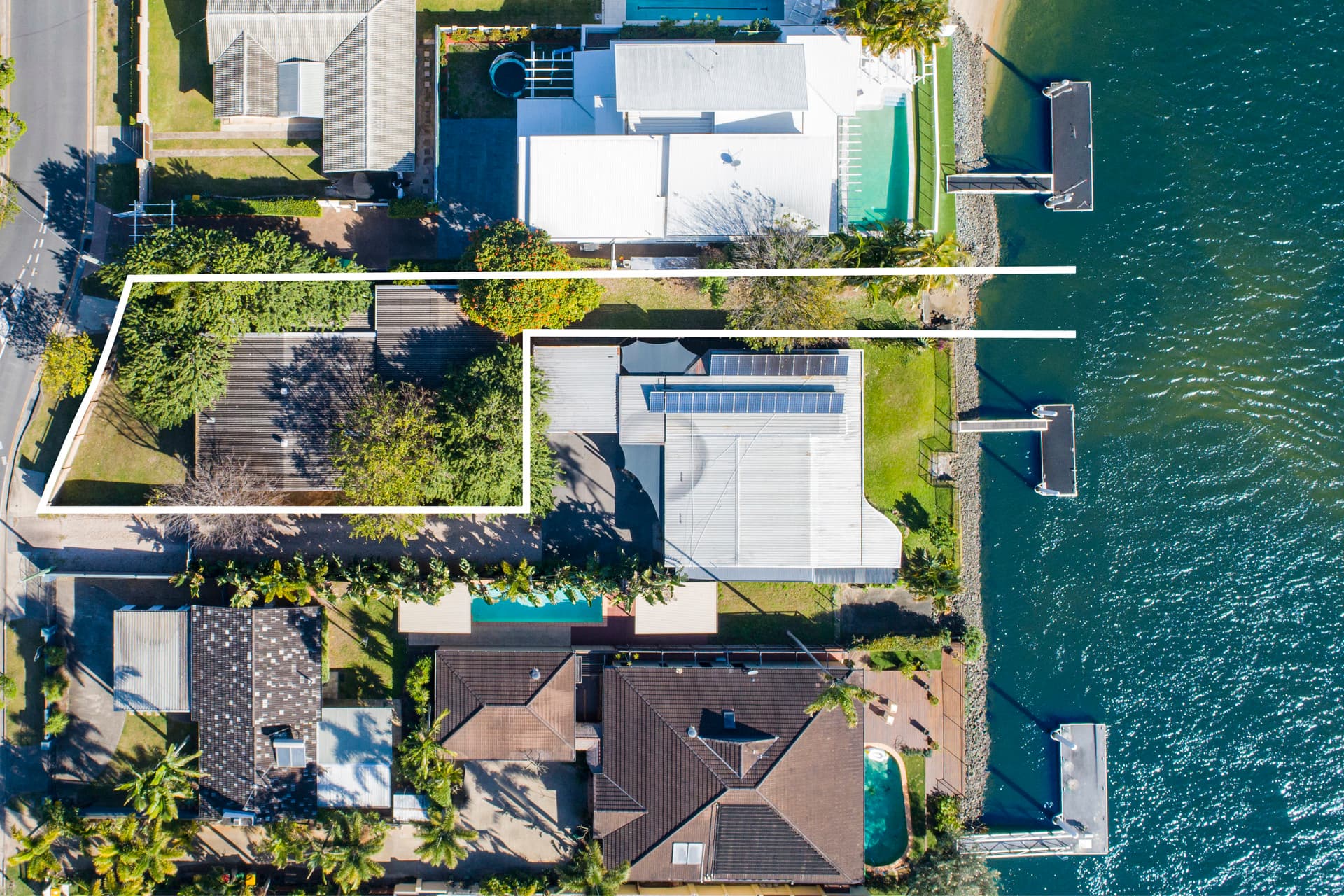 23 Savoy  Drive, Broadbeach Waters, QLD, 4218, Broadbeach Waters - Thumbnail 2