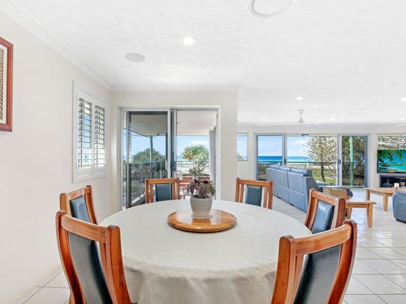 2/104 Pacific Parade, Bilinga, QLD, 4225, Bilinga - Thumbnail 2