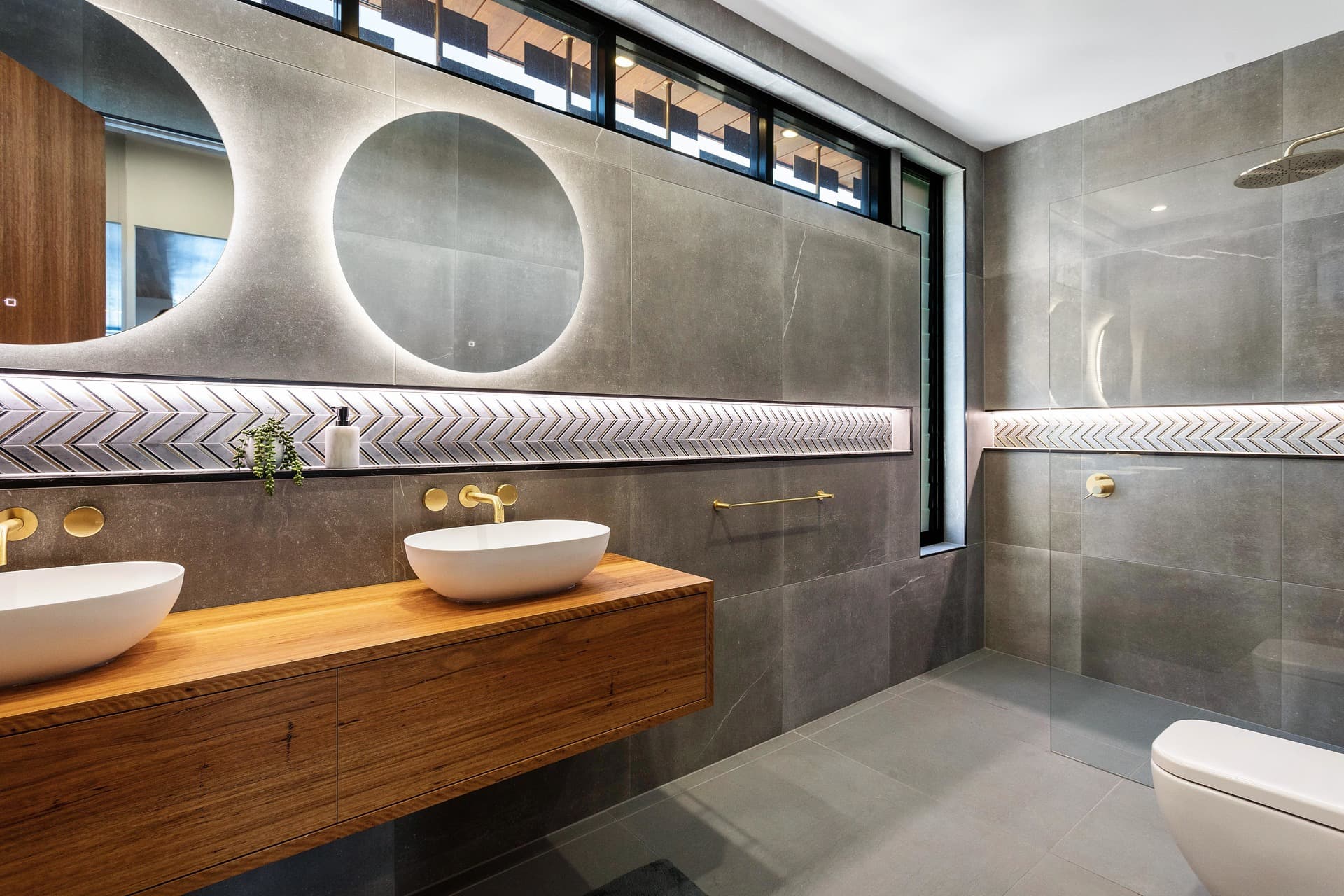 2/94 Monaco Street, Broadbeach Waters, QLD, 4218, Broadbeach Waters - Thumbnail 4