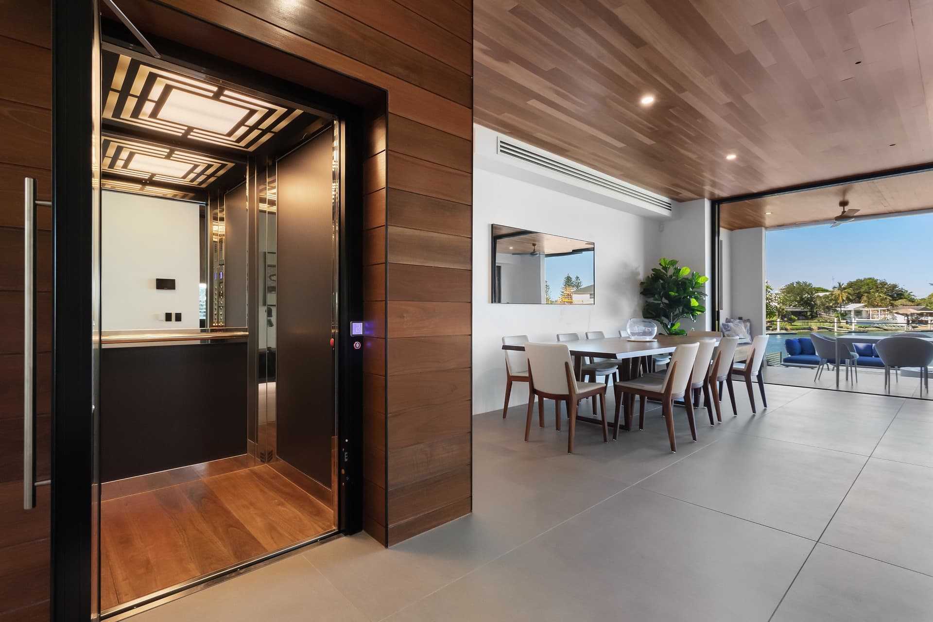 2/94 Monaco Street, Broadbeach Waters, QLD, 4218, Broadbeach Waters - Thumbnail 8