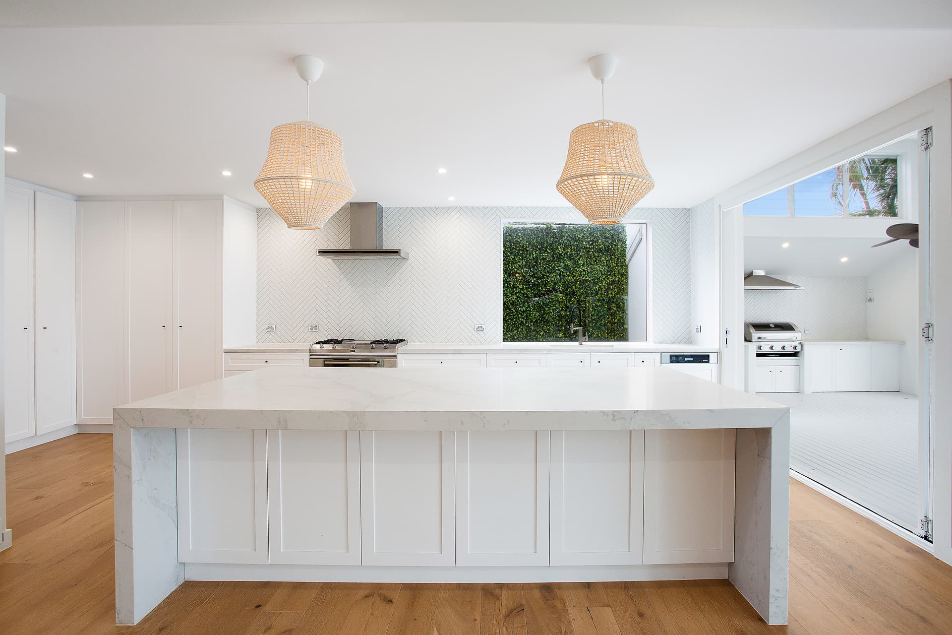 1 Allambi Avenue, Broadbeach Waters, QLD, 4218, Broadbeach Waters - Thumbnail 2
