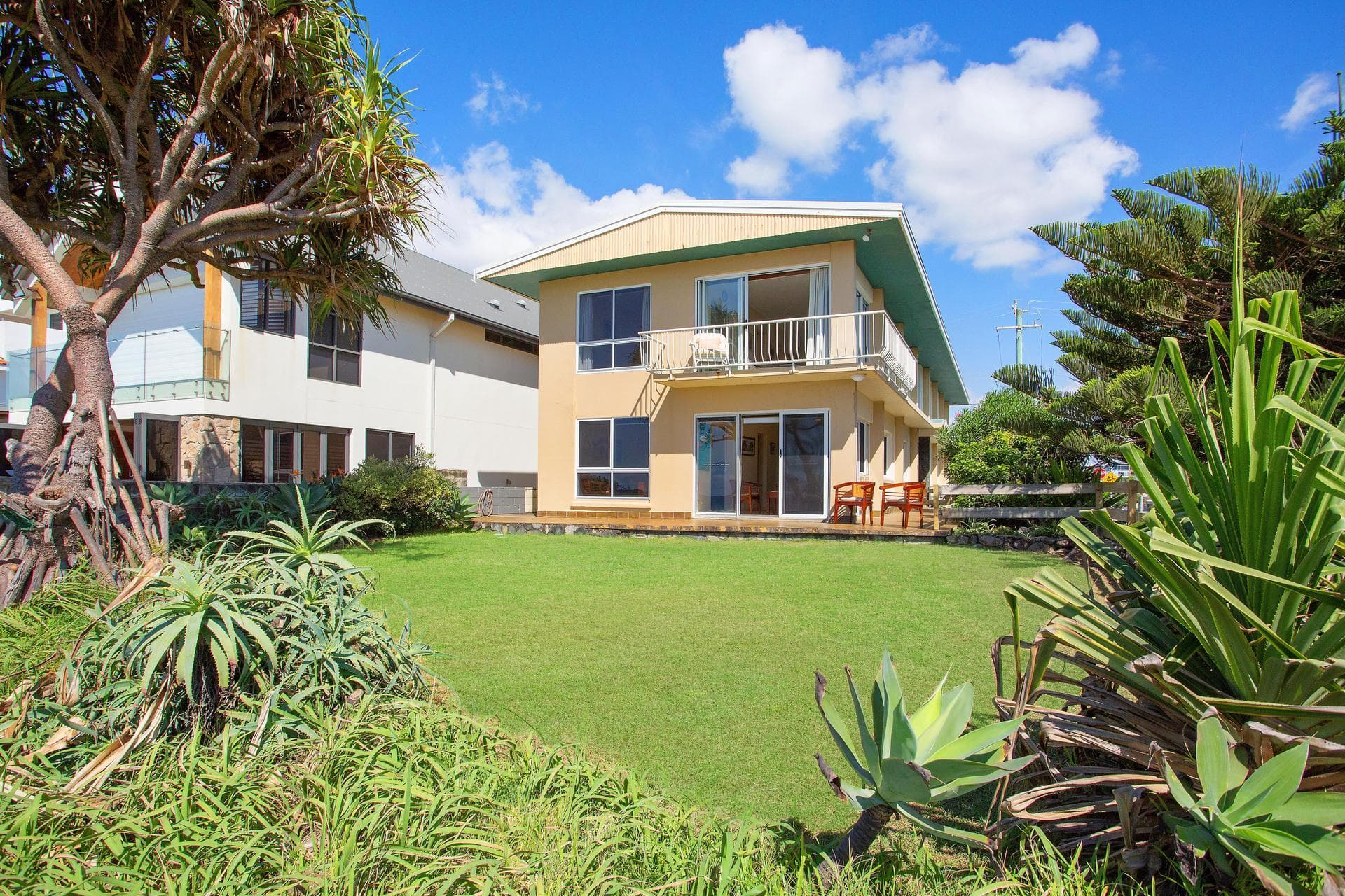 59 Hedges Avenue, Mermaid Beach, QLD, 4218, Mermaid Beach - Thumbnail 4