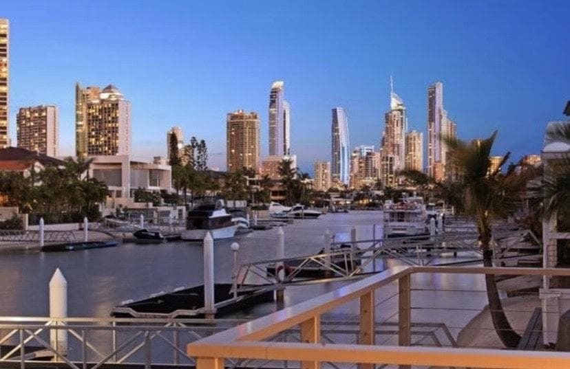 404 Error, Surfers Paradise - Image 1