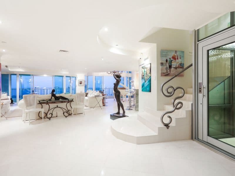 75 Brighton Parade, Southport, QLD, 4215, Southport - Thumbnail 3