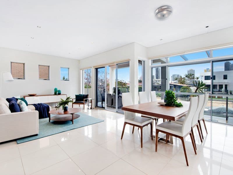 10 Coral Gables Key, Broadbeach Waters, QLD, 4218, Broadbeach Waters - Thumbnail 4