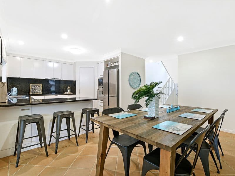 2/17 Evandale Crescent, MIAMI, QLD, 4220, Miami - Image 1