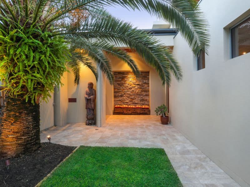 8 Maxime Court, Isle Of Capri, QLD, 4217, Isle Of Capri - Thumbnail 5