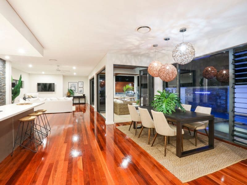 7 Seabeach Avenue, Mermaid Beach, QLD, 4218, Mermaid Beach - Thumbnail 3