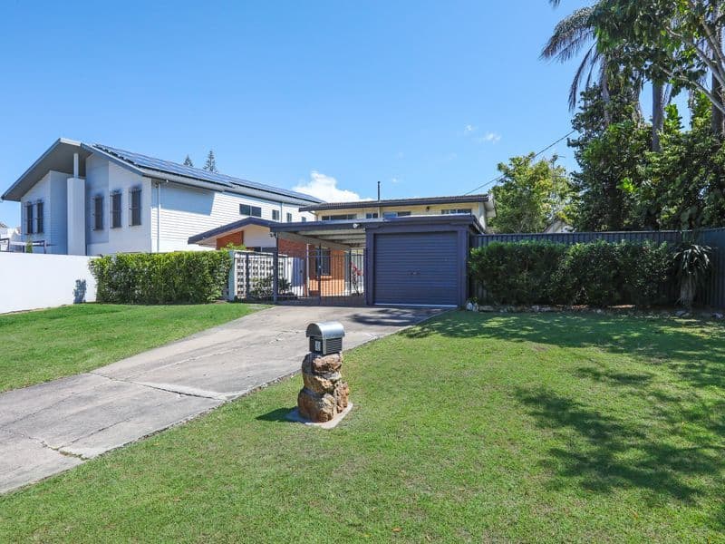 3 Valencia Avenue, Isle Of Capri, QLD, 4217, Isle Of Capri - Thumbnail 6