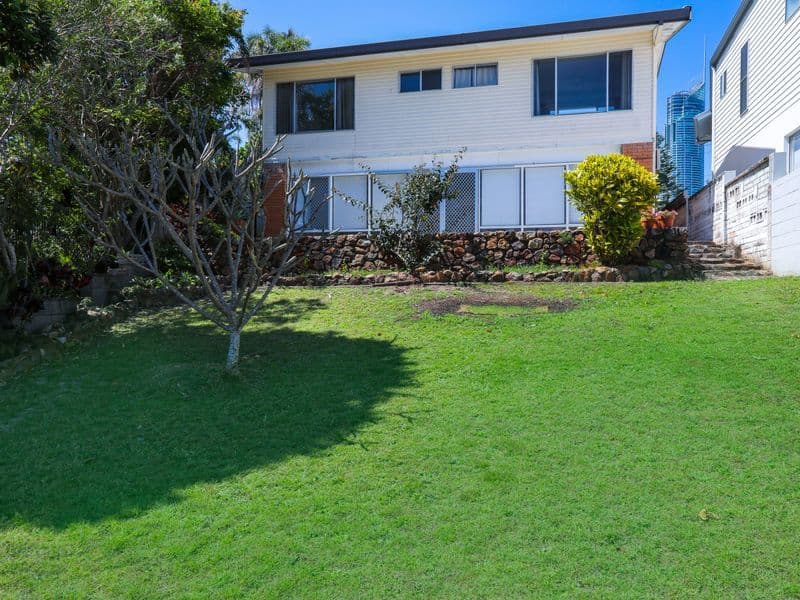 3 Valencia Avenue, Isle Of Capri, QLD, 4217, Isle Of Capri - Thumbnail 7