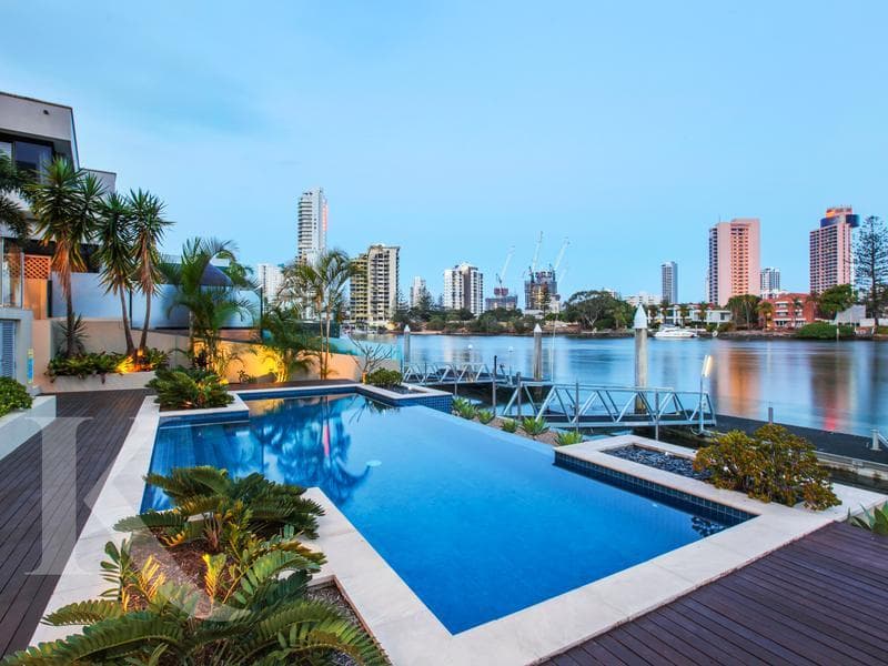 72 Amalfi Drive, ISLE OF CAPRI, QLD, 4217, Isle Of Capri - Thumbnail 2