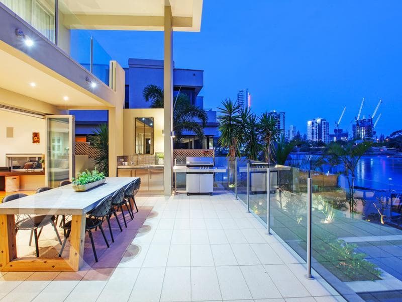 72 Amalfi Drive, ISLE OF CAPRI, QLD, 4217, Isle Of Capri - Thumbnail 3