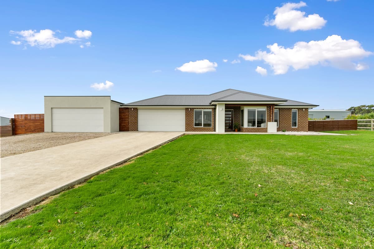1 Jubilee Parade, Churchill VIC 3842, Churchill - Image 1