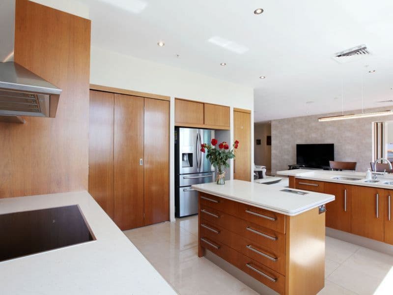 Penthouse - 70 Surf Parade, BROADBEACH, QLD, 4218, Broadbeach - Thumbnail 3