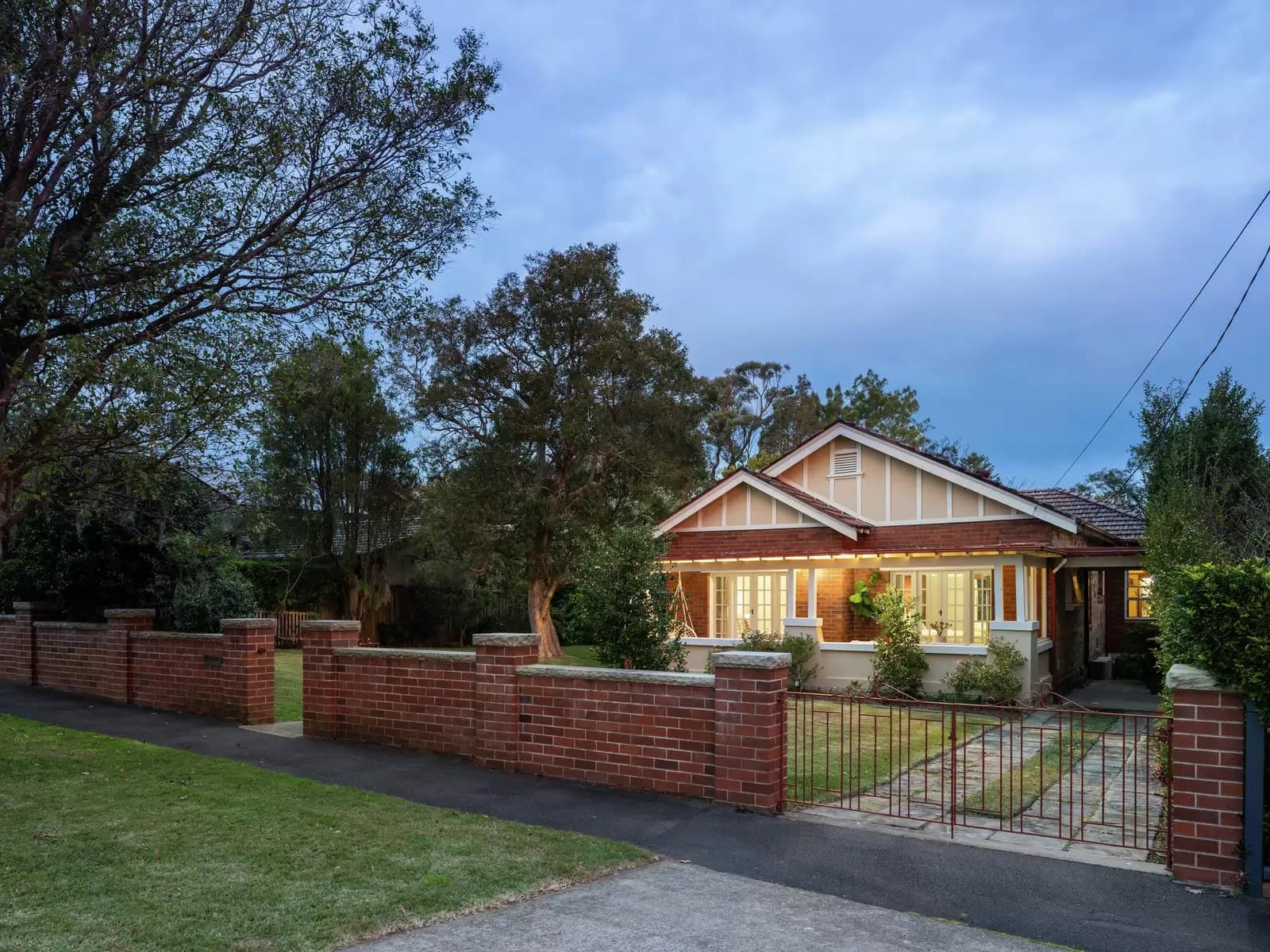17 Duntroon Avenue, Roseville, Roseville - Image 1