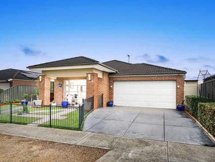 404, Manor Lakes - Image 1