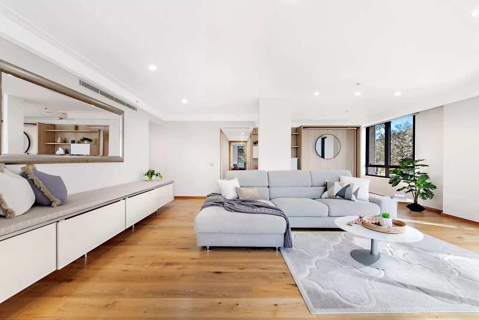33/7-59 Macquarie Street, Sydney, Sydney - Image 1