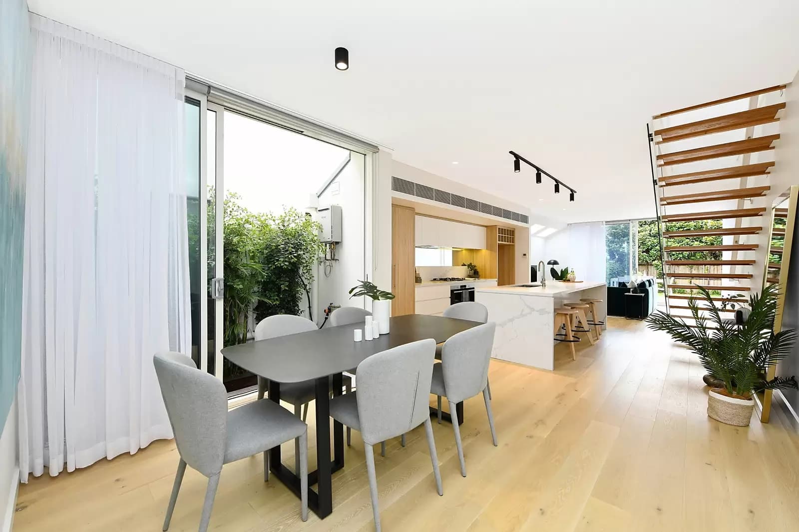 13 Winchester Road, Clovelly, Clovelly - Image 1