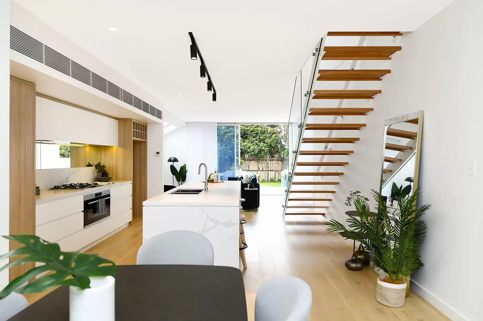 13 Winchester Road, Clovelly, Clovelly - Thumbnail 2