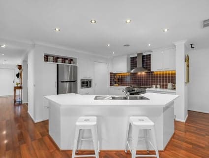 8 Banksia Grove, Pakenham, VIC, 3810, Pakenham - Thumbnail 4