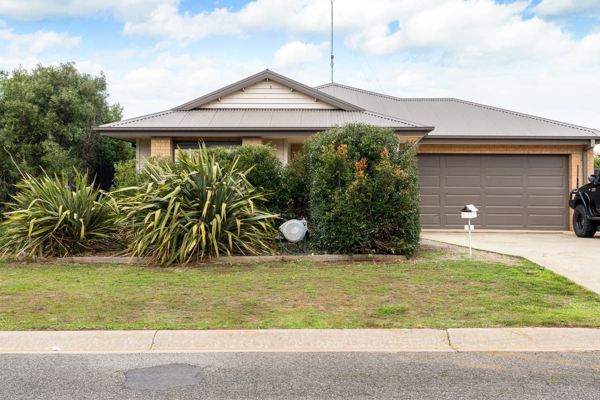 1 Fenwick Fairway, BANNOCKBURN VIC 3331, Bannockburn - Image 1
