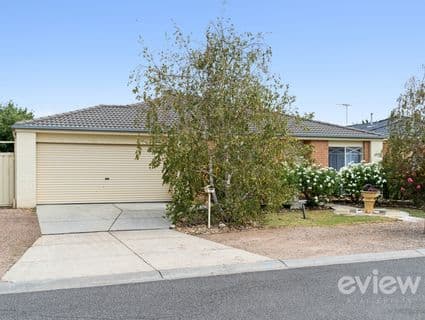 21 Castleton Avenue, Tarneit, VIC, 3029, Tarneit - Thumbnail 2