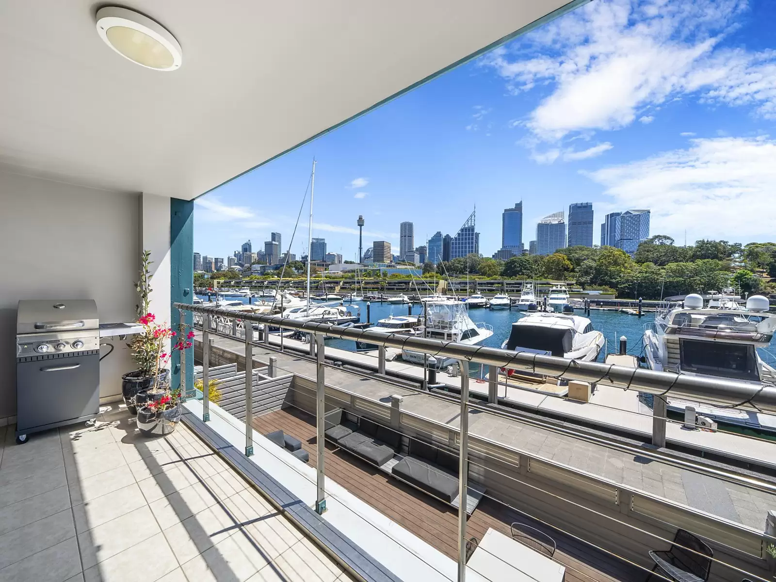212/6E Cowper Wharf Roadway, Woolloomooloo, Woolloomooloo - Thumbnail 2