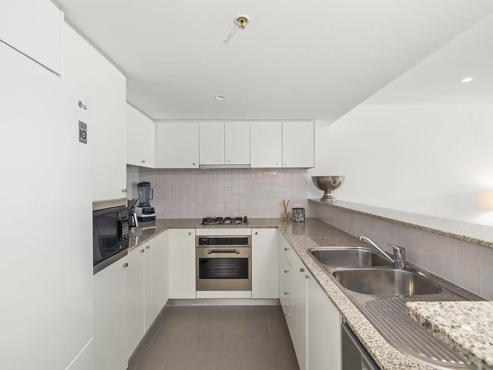 212/6E Cowper Wharf Roadway, Woolloomooloo, Woolloomooloo - Thumbnail 7