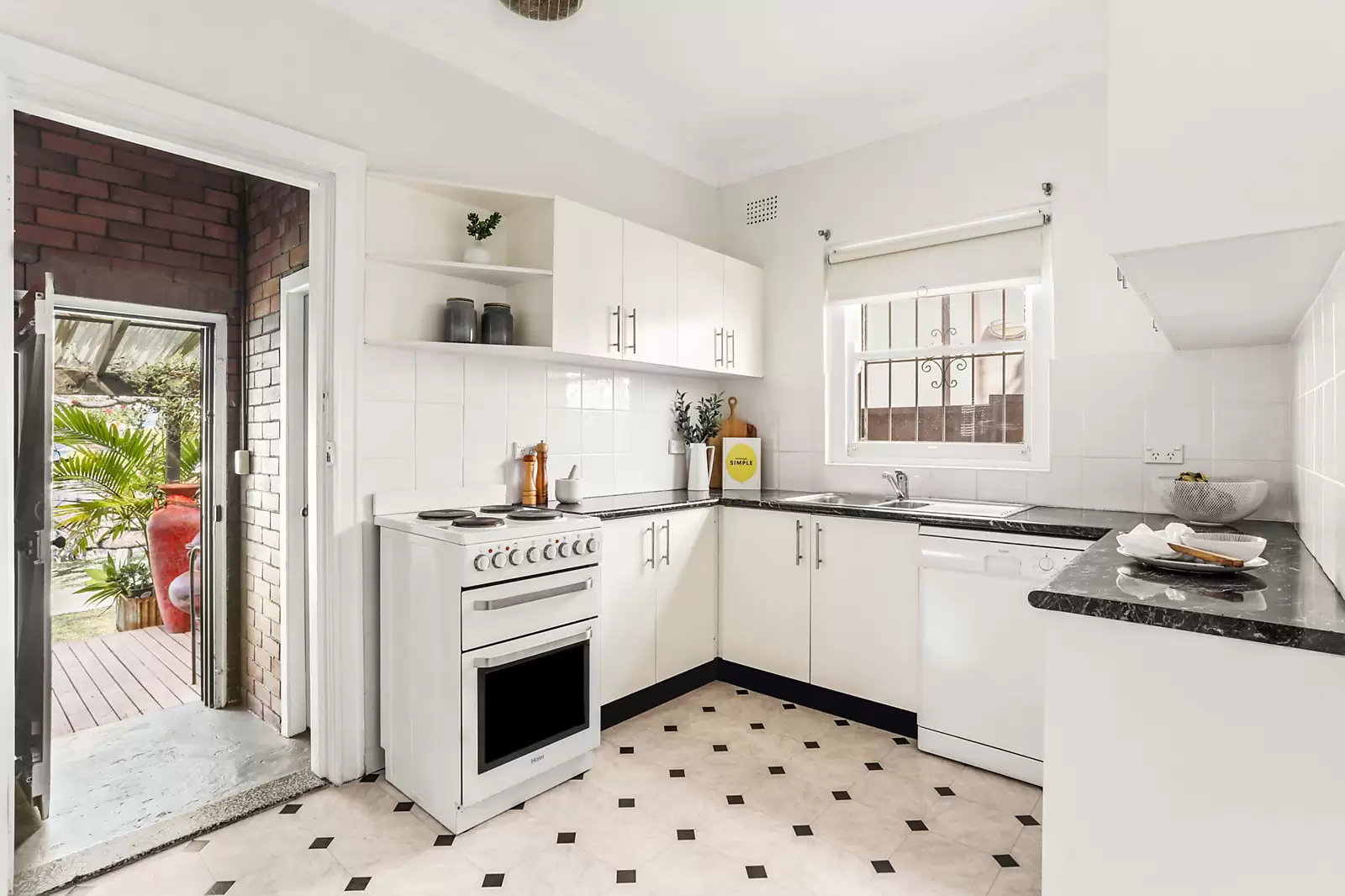 61 Tunstall Avenue, Kingsford, Kingsford - Thumbnail 4