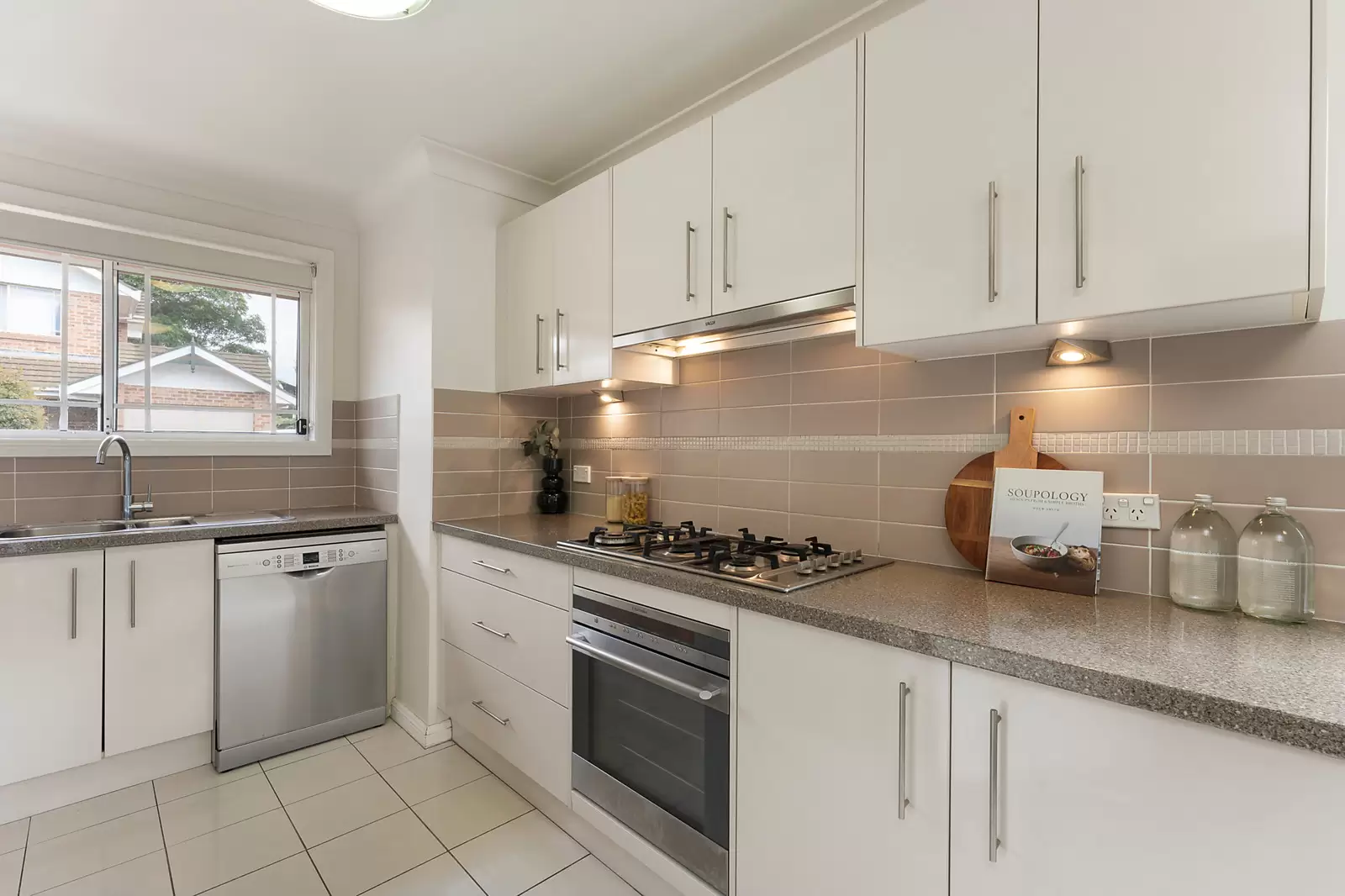 8 Fallows Way, Cherrybrook, Cherrybrook - Thumbnail 2