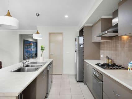27 Clarence Street, Manor Lakes, VIC, 3024, Manor Lakes - Thumbnail 8