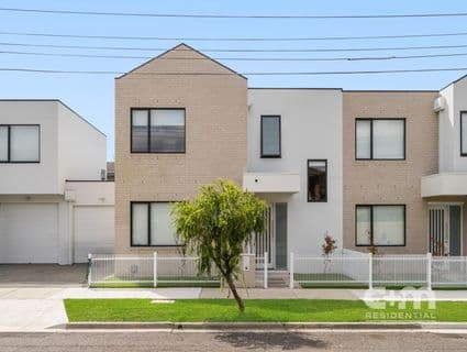 404, Glenroy - Thumbnail 2