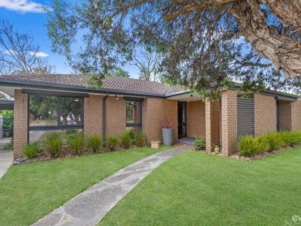 21 Isabella Crescent, Frankston, VIC, 3199, Frankston - Thumbnail 2