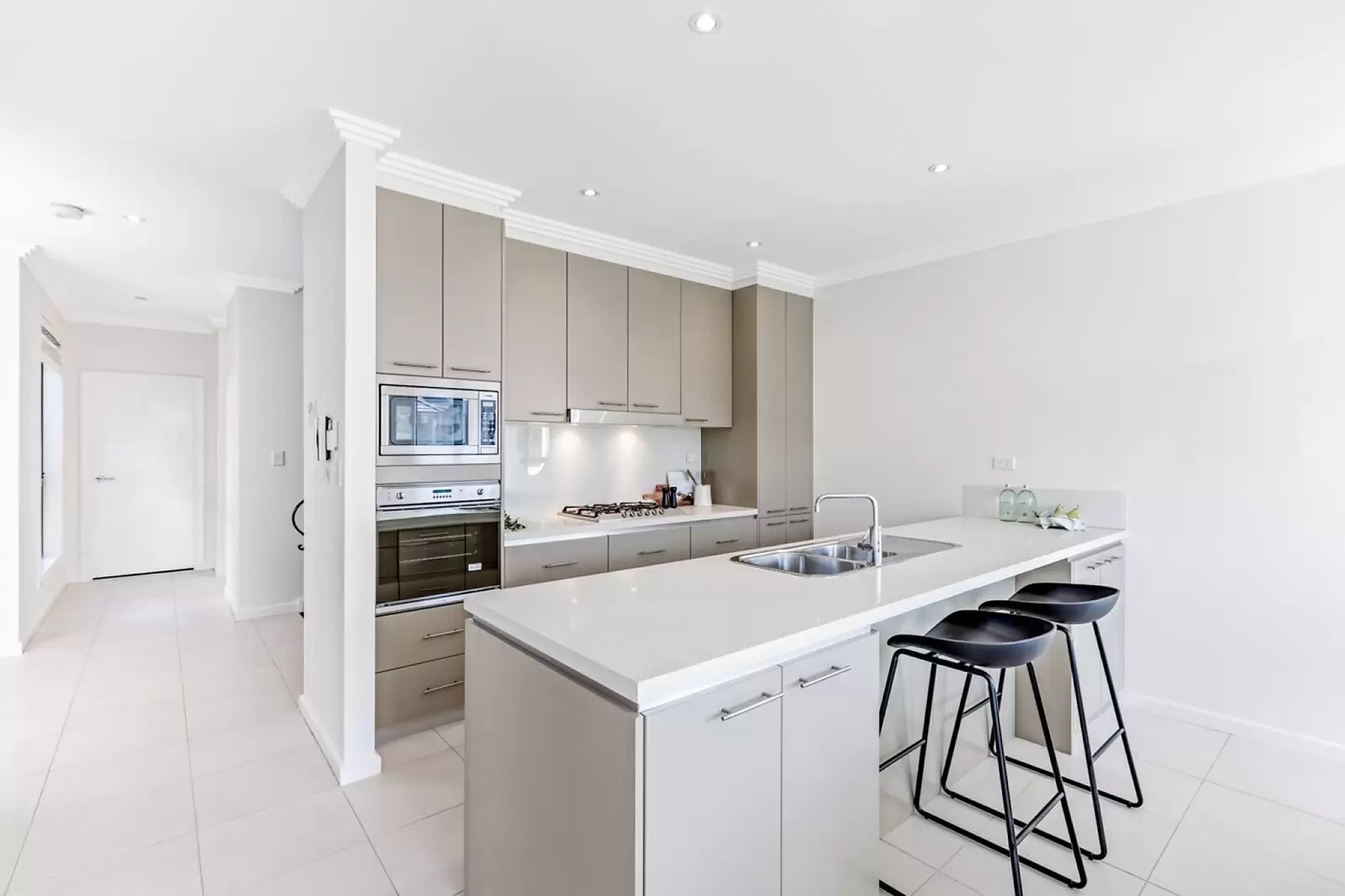 96 Linden Way, Bella Vista, Bella Vista - Thumbnail 3