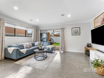 8 Brousard Street, Werribee, VIC, 3030, Werribee - Thumbnail 3