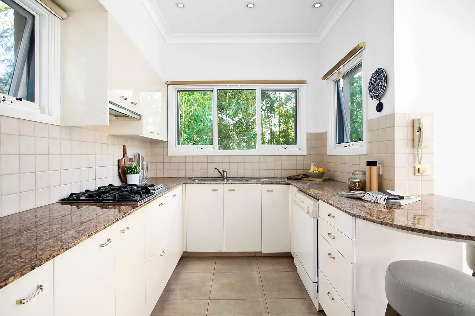 32 Balfour Road, Kensington, Kensington - Thumbnail 4