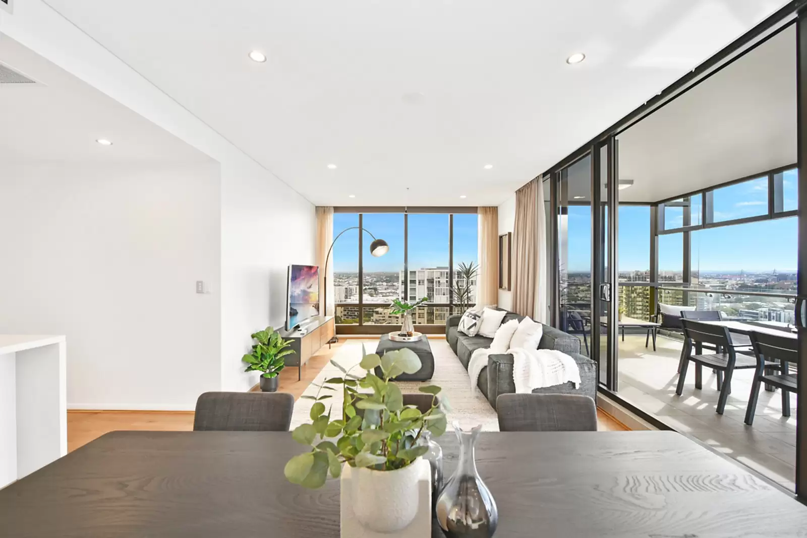 2312/20 Gadigal Avenue, Zetland, Zetland - Thumbnail 3