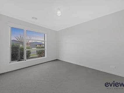 24 Fairhall Avenue, Werribee, VIC, 3030, Werribee - Thumbnail 2