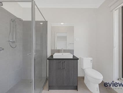 24 Fairhall Avenue, Werribee, VIC, 3030, Werribee - Thumbnail 3