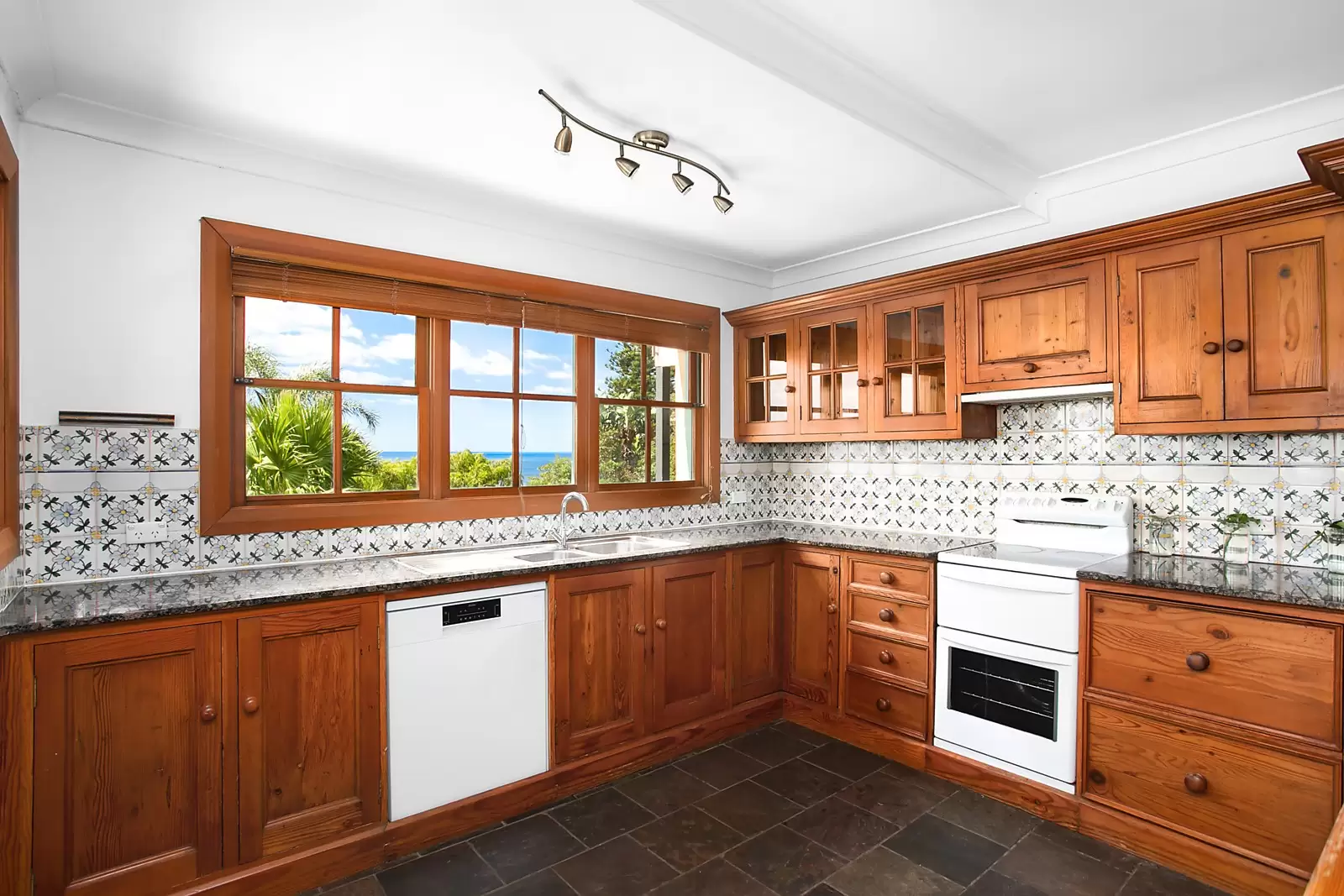 1 Garnet Street, South Coogee, South Coogee - Thumbnail 5